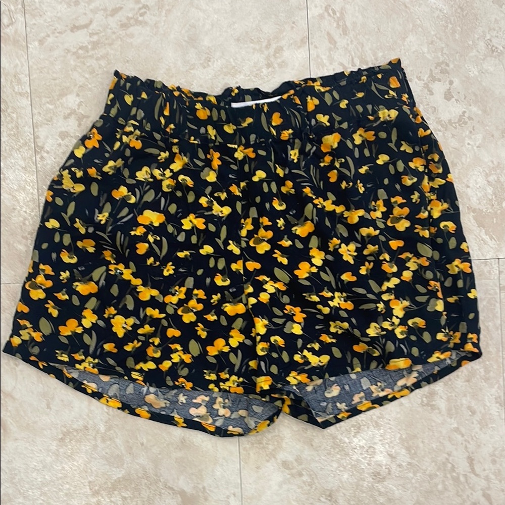 🍀Sale 4/$20 Made in 🇨🇦 floral shorts, sz XS
